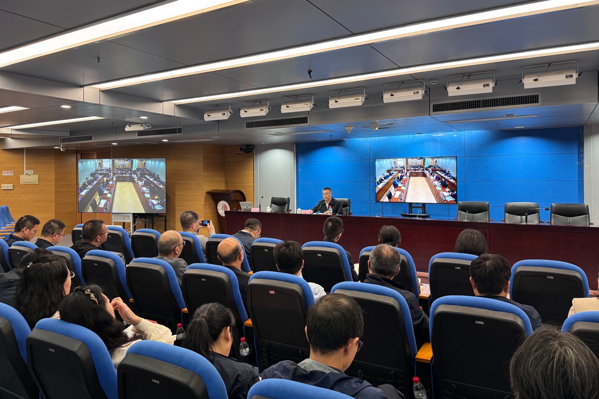 8cc7520589d3193e52bebc4e92ae164jpg