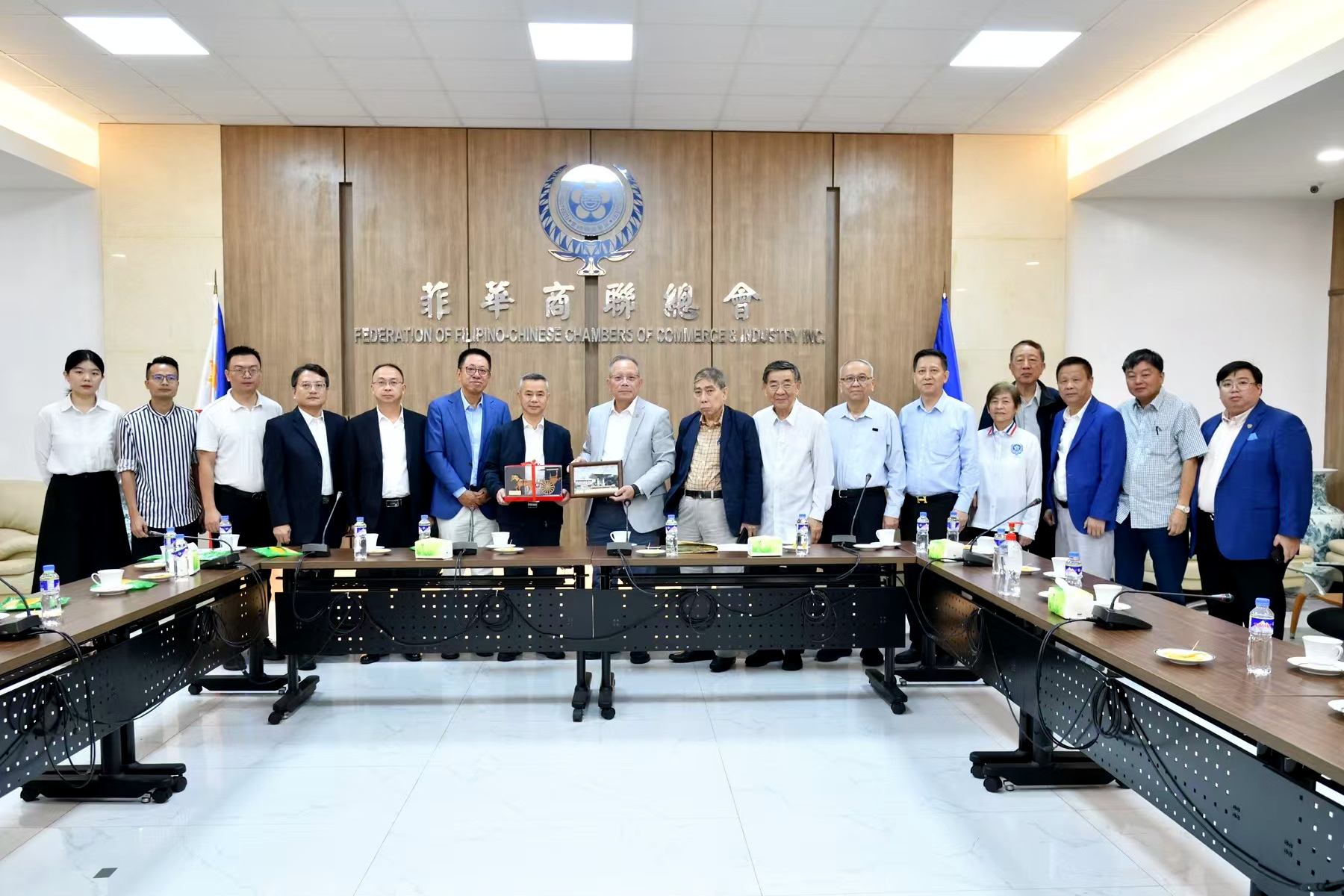 拜访菲华商联总会.jpg