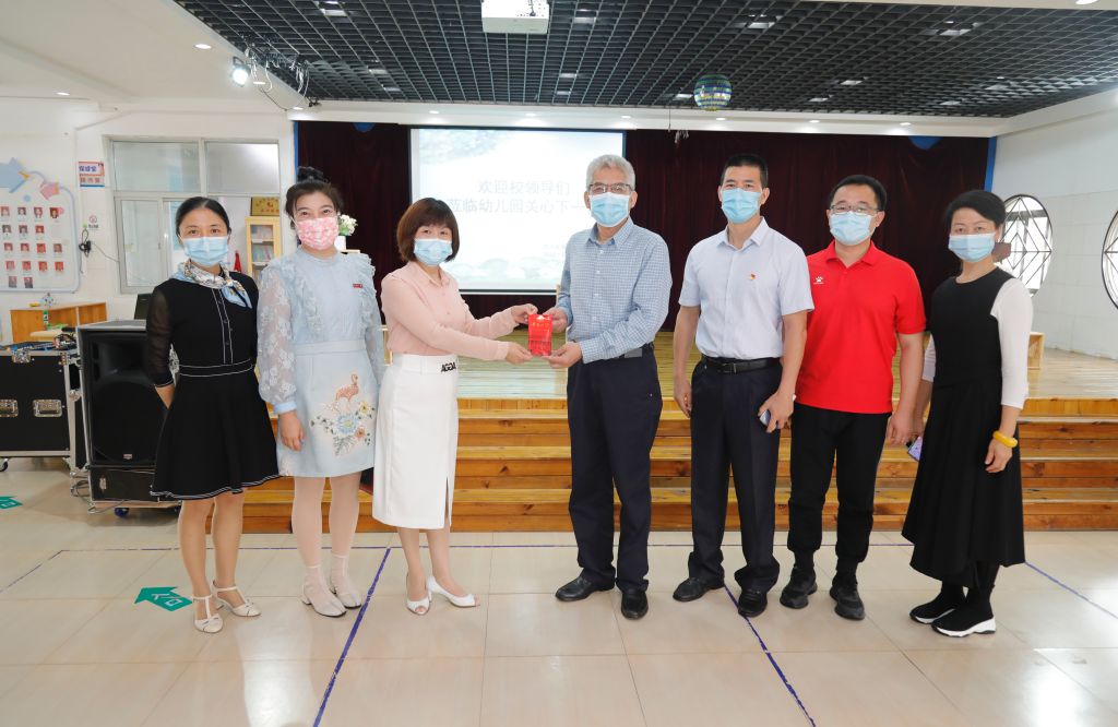 慰问尤梅幼儿园.jpg